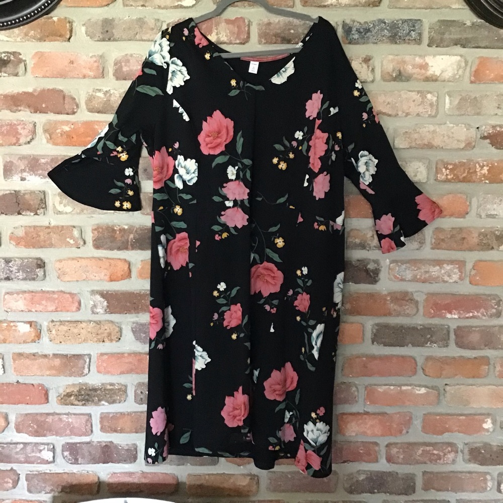 OLD NAVY DRESS - Picture 2 of 5